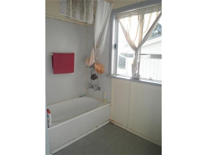 74 Northern Road, Roma QLD 4455