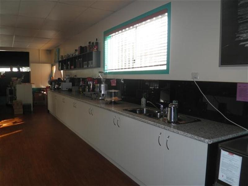 0 Books N’ Beans, Roma QLD 4455