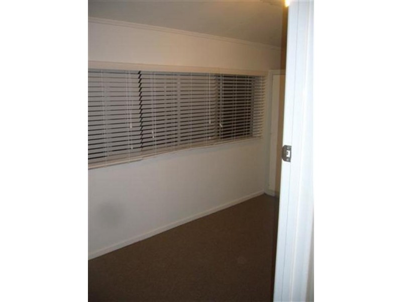 1/16 Duke, Roma QLD 4455