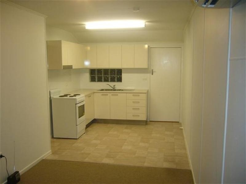 1/16 Duke, Roma QLD 4455