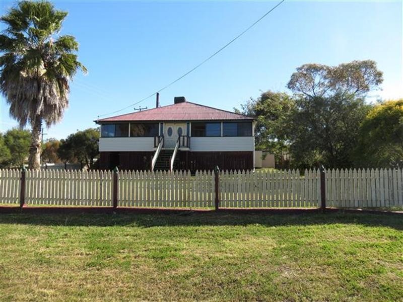 30 Northern Road, Roma QLD 4455