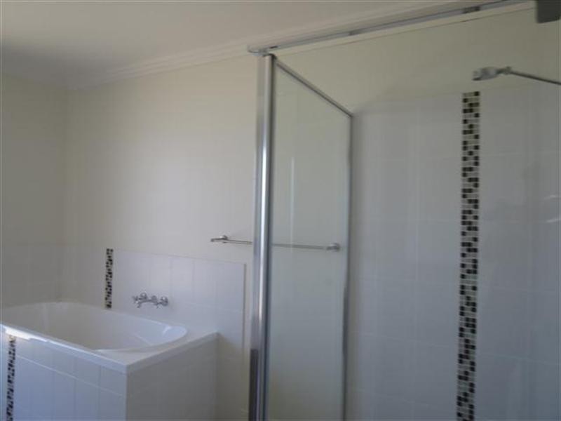 22 Beetson Drive, Roma QLD 4455