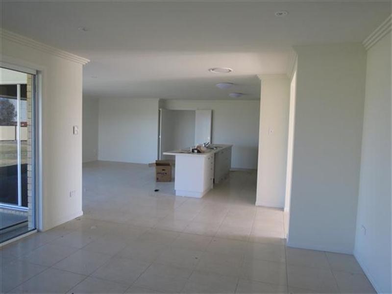 24 Beetson Drive, Roma QLD 4455