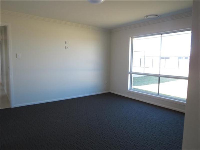 24 Beetson Drive, Roma QLD 4455