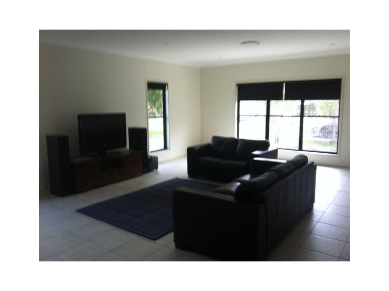 17 Wright, Roma QLD 4455