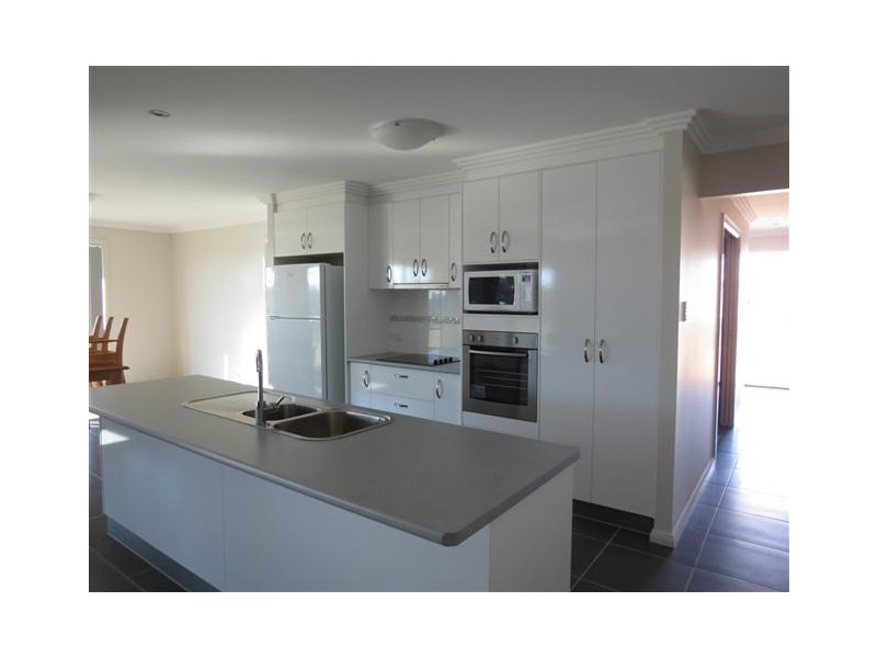 24 Bassett Court, Roma QLD 4455