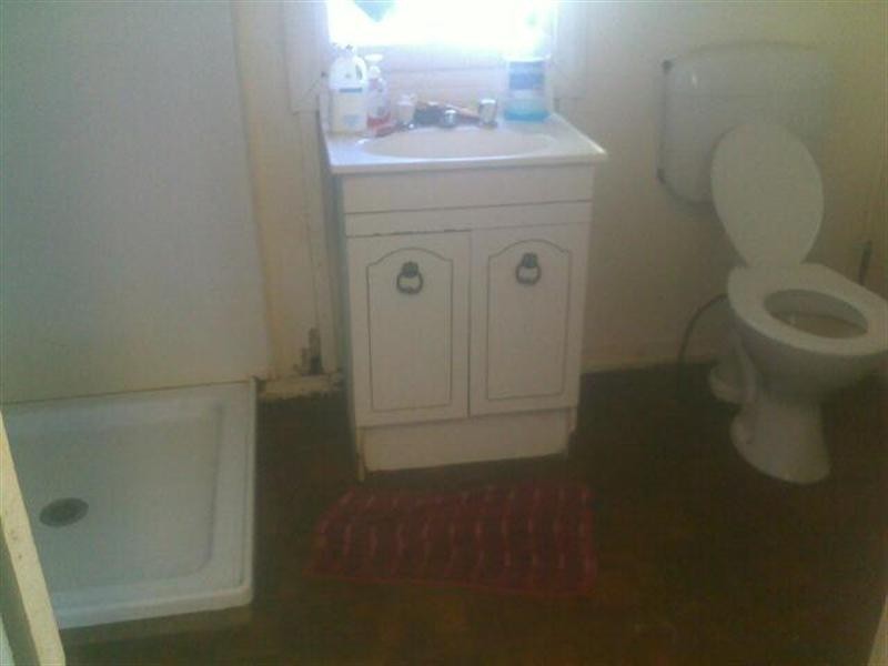 24 Stephenson Street, Yuleba QLD 4427