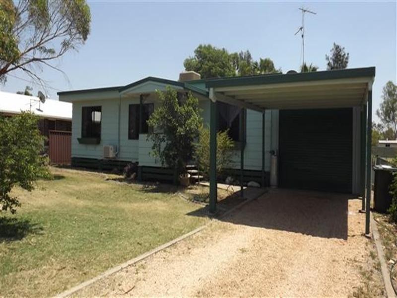 61 Raglan Street, Roma QLD 4455