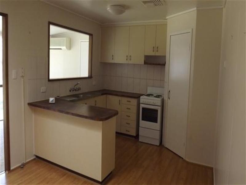 61 Raglan Street, Roma QLD 4455