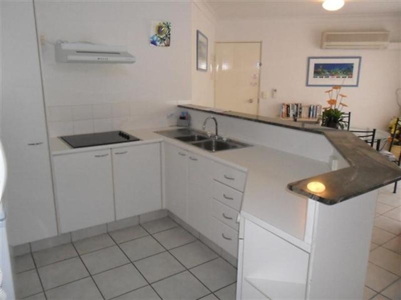 7/77 Redondon Avenue, Miami QLD 4220