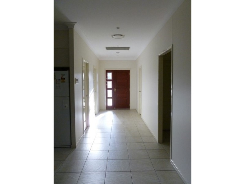 17 Wright Street, Roma QLD 4455