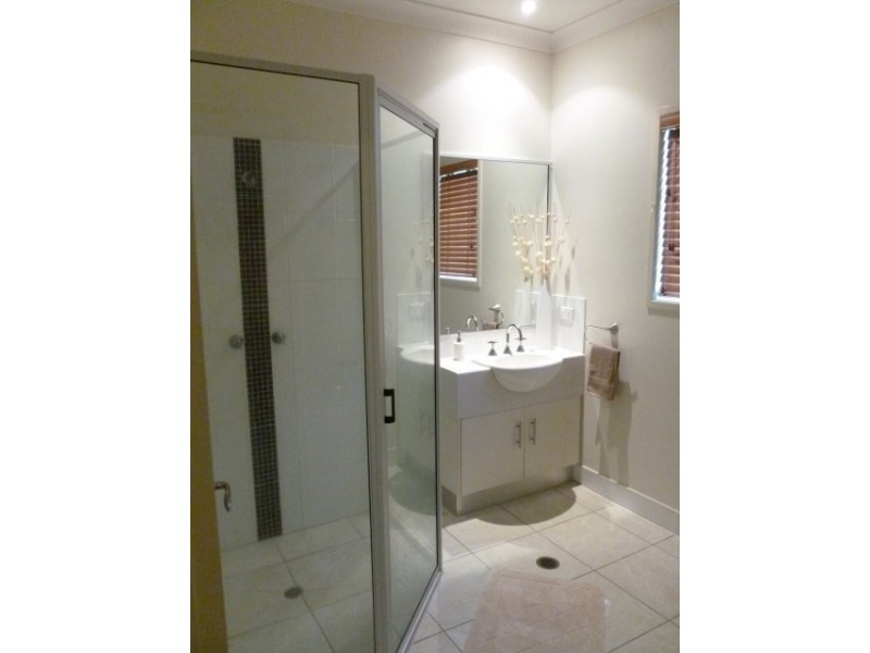 17 Wright Street, Roma QLD 4455