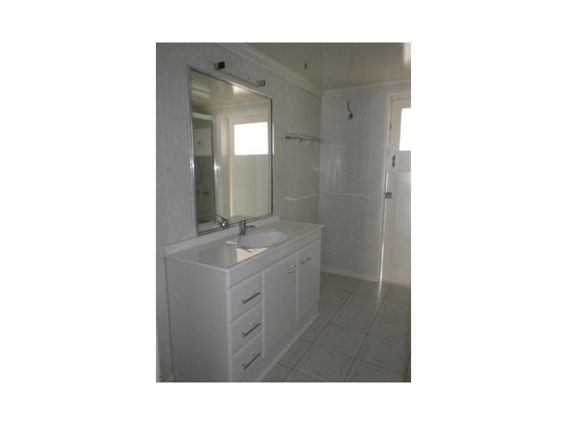 15 Lovell Street, Roma QLD 4455