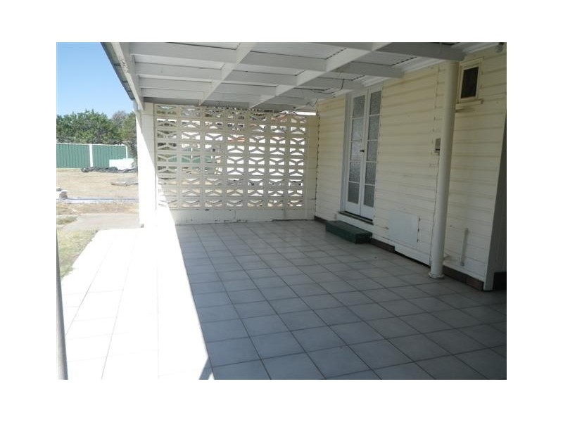 15 Lovell Street, Roma QLD 4455