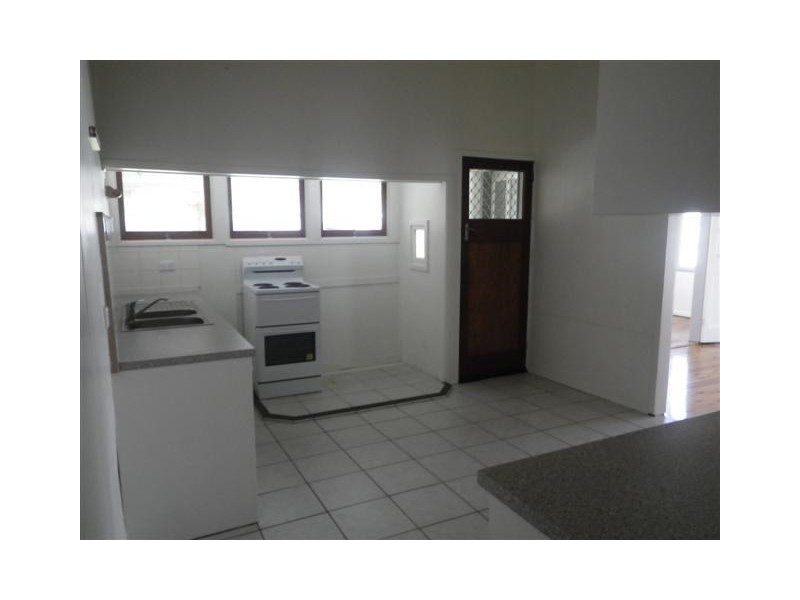 15 Lovell Street, Roma QLD 4455