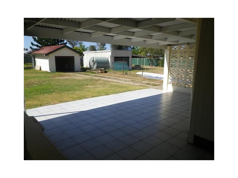 15 Lovell Street, Roma QLD 4455