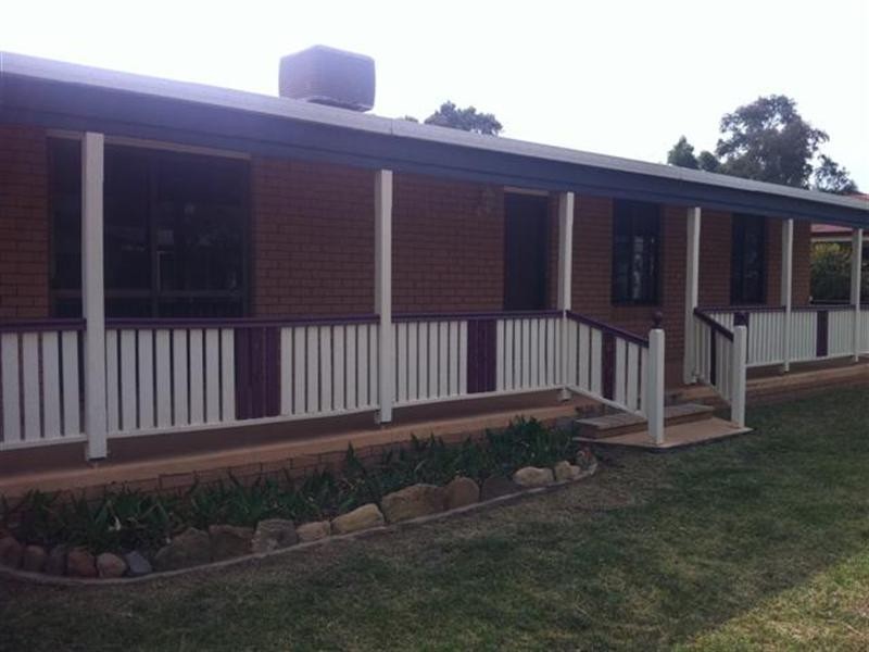 7 Roma Crescent, Roma QLD 4455