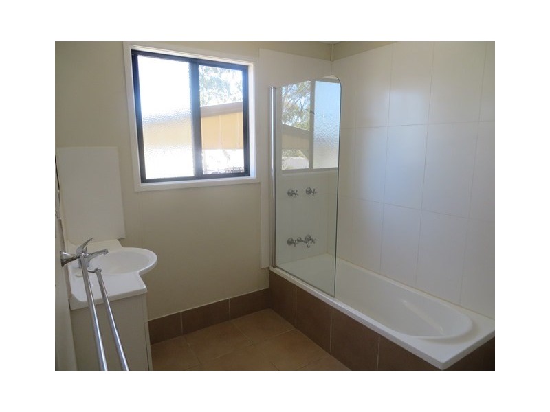 180a McDowall Street, Roma QLD 4455