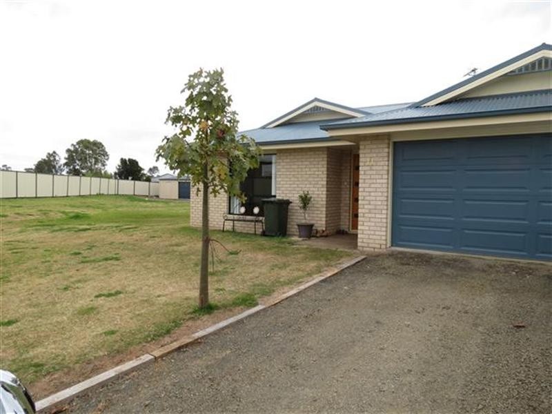 11 Bakerfinch Crescent, Roma QLD 4455