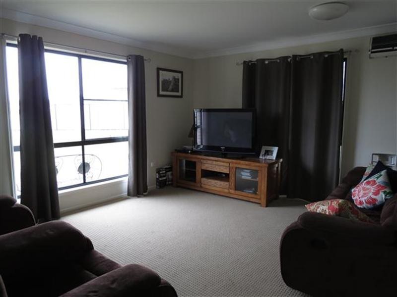 11 Bakerfinch Crescent, Roma QLD 4455