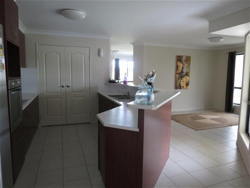 11 Bakerfinch Crescent, Roma QLD 4455