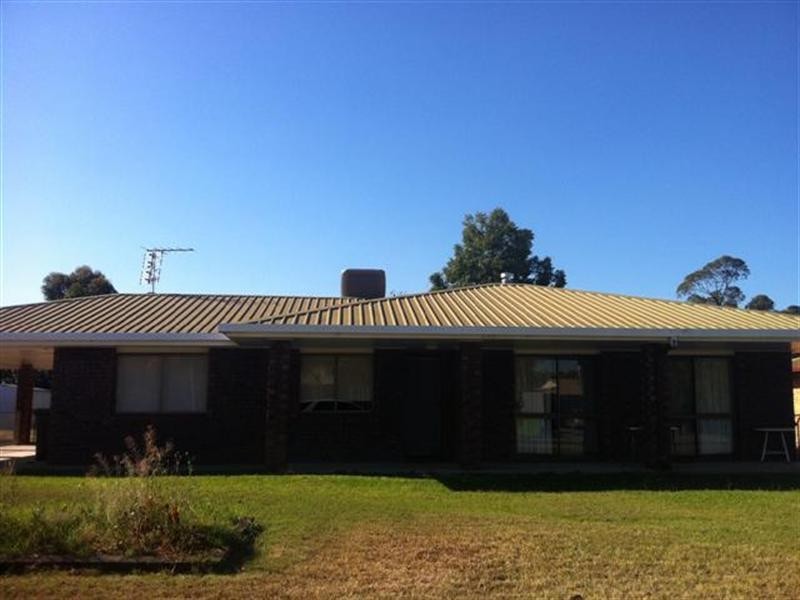 7 Alexander Avenue, Roma QLD 4455