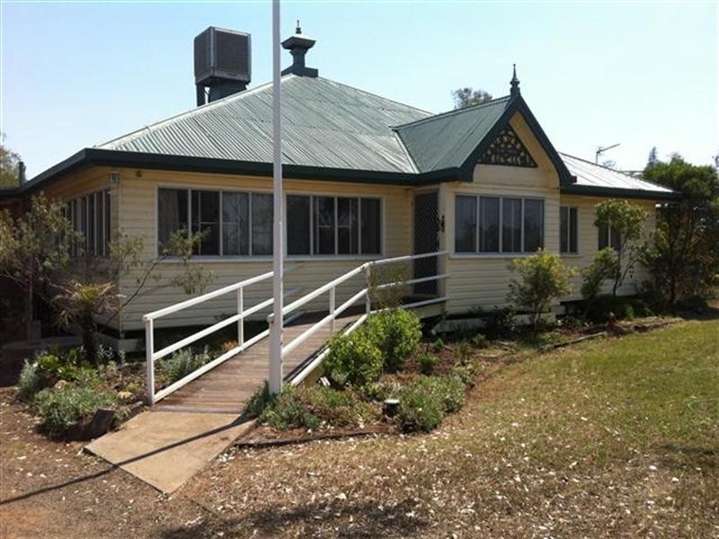 146 Northern Road, Roma QLD 4455