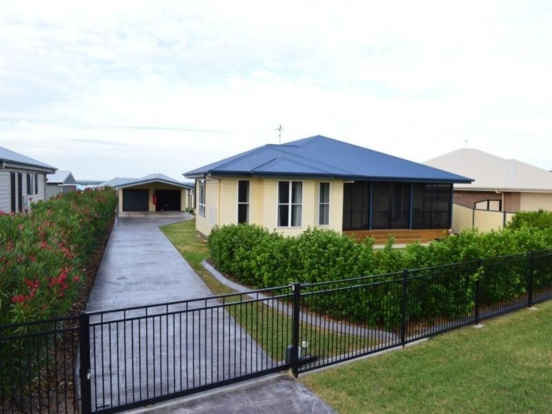 9 Lockyer Crescent, Roma QLD 4455