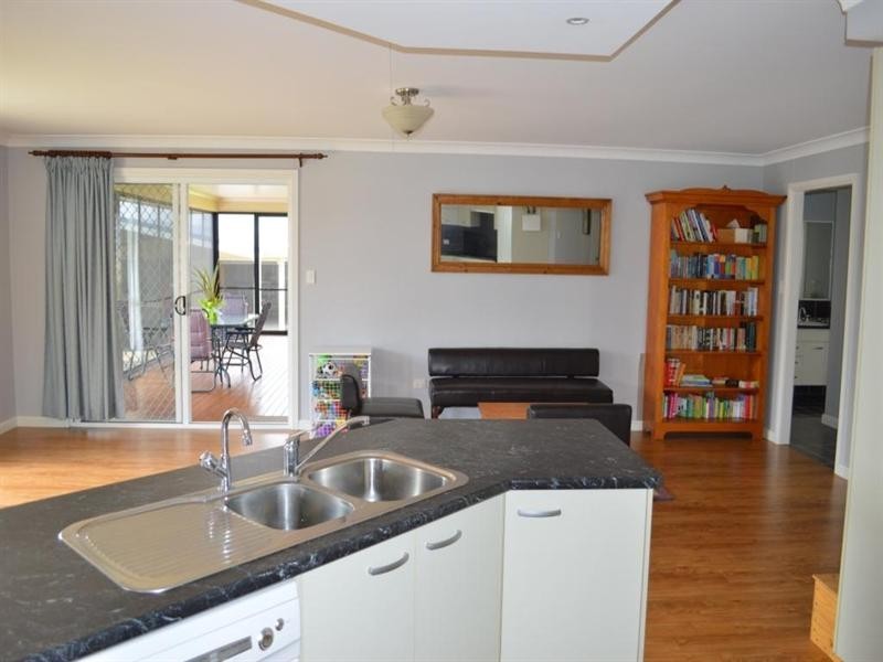 9 Lockyer Crescent, Roma QLD 4455