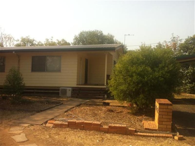 2/3 Timbury Street, Roma QLD 4455