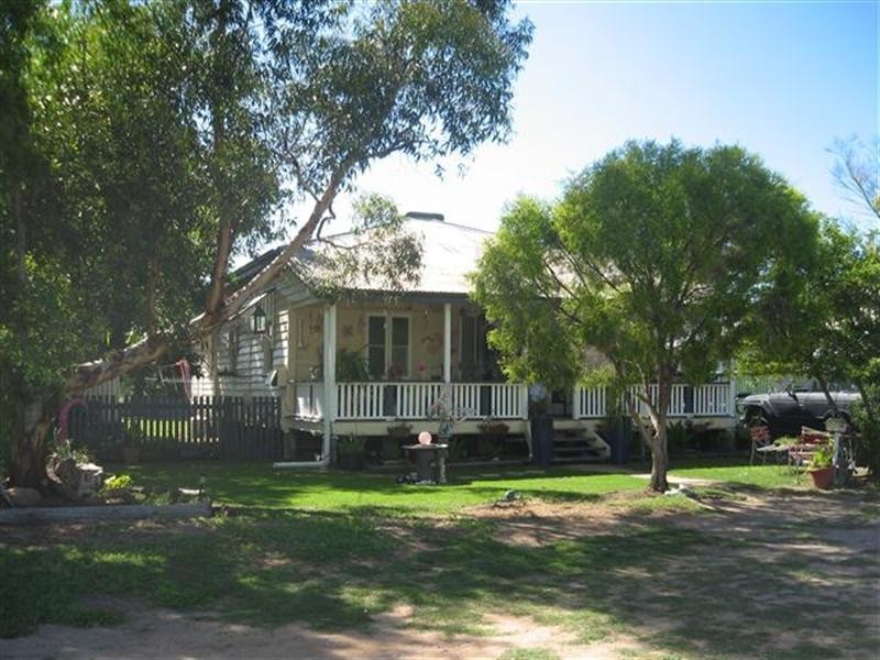 316 Edwardes Street, Roma QLD 4455