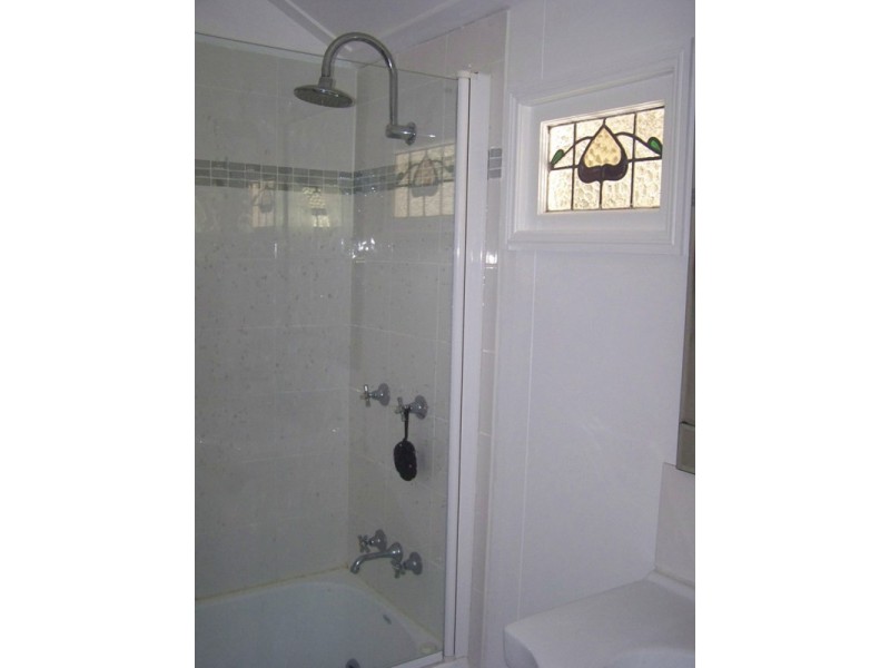 24 Queen Street, Roma QLD 4455