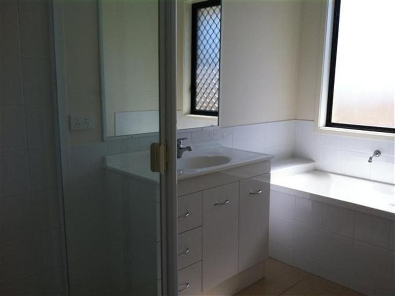 13 Courtney Street, Roma QLD 4455