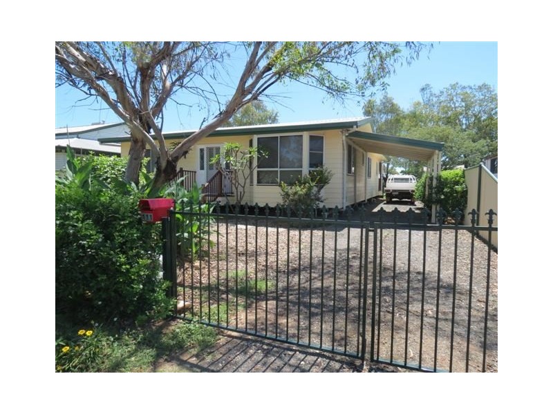 111 Charles Street, Roma QLD 4455