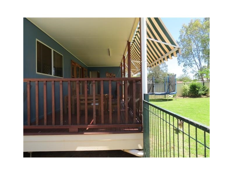 111 Charles Street, Roma QLD 4455