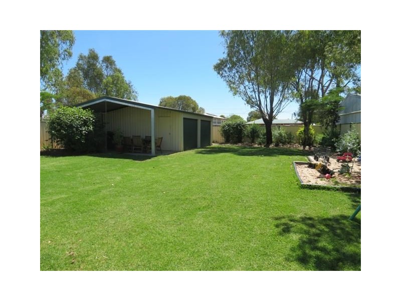 111 Charles Street, Roma QLD 4455