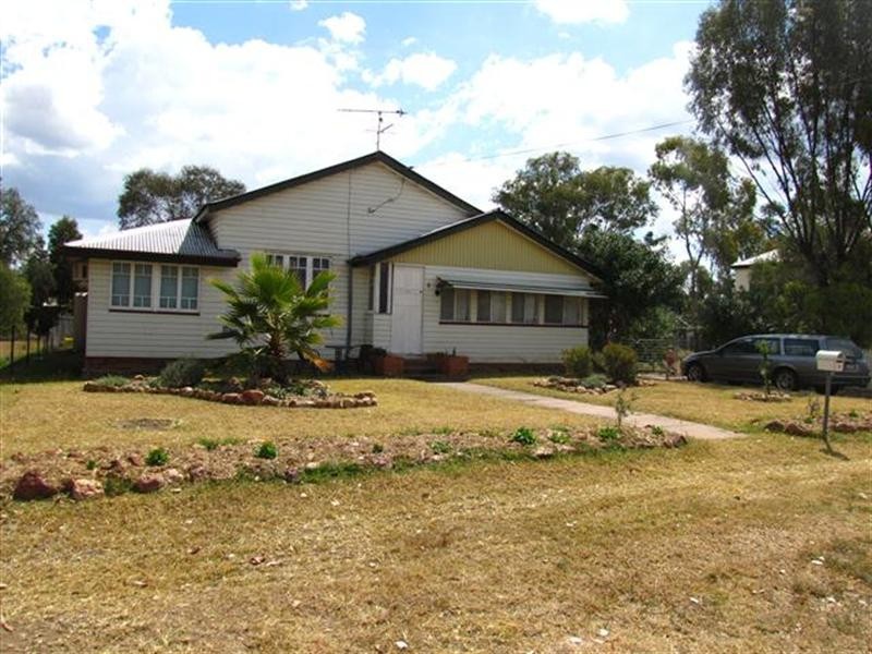 9 Arthur Street, Roma QLD 4455