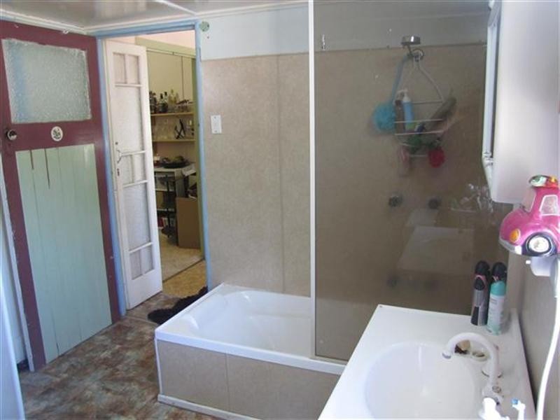 9 Arthur Street, Roma QLD 4455