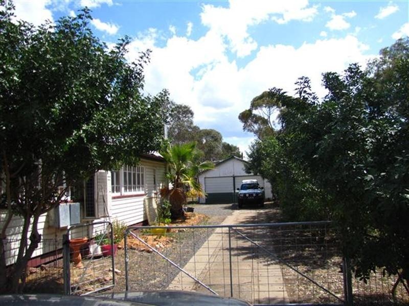 9 Arthur Street, Roma QLD 4455