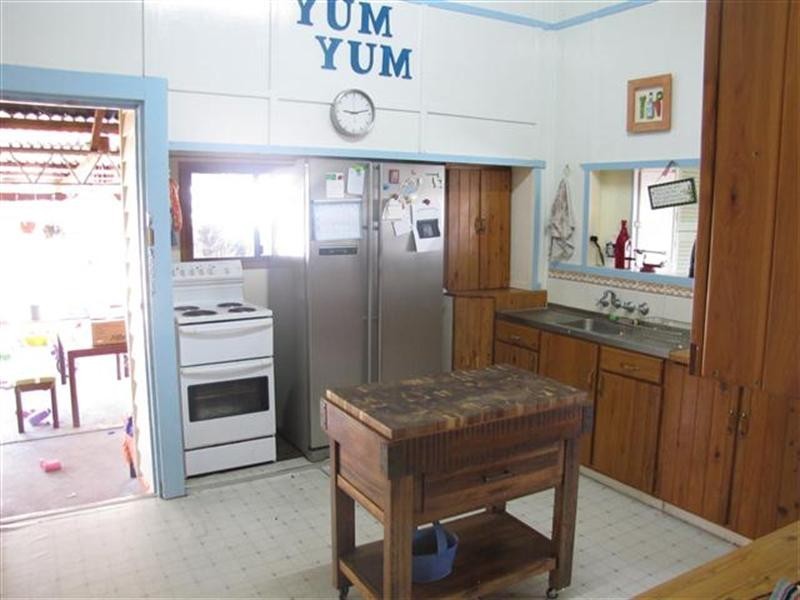 9 Arthur Street, Roma QLD 4455