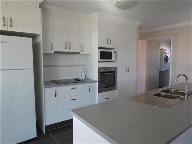 24 Bassett, Roma QLD 4455