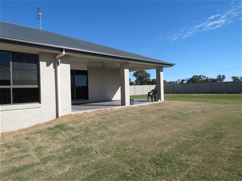 24 Bassett, Roma QLD 4455