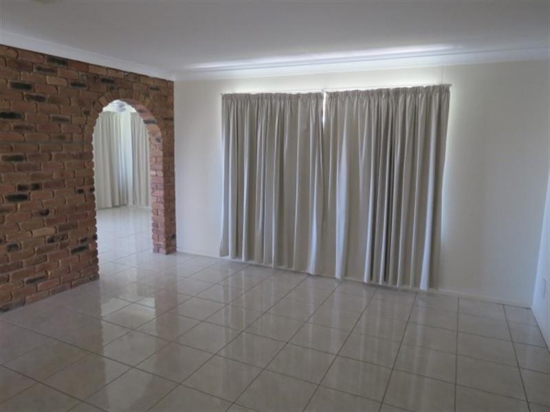 18 Madison Terrace, Roma QLD 4455