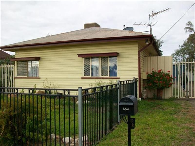 32 Twine Street, Roma QLD 4455