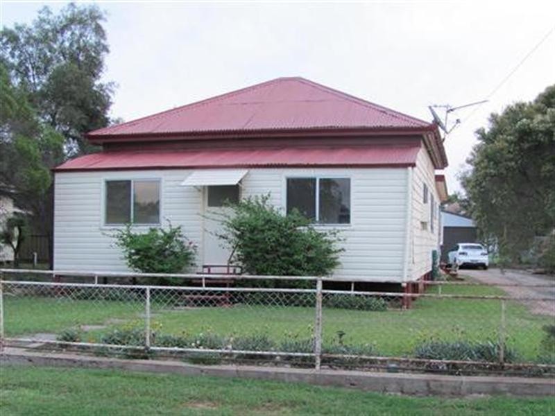 111 Wyndham Street, Roma QLD 4455