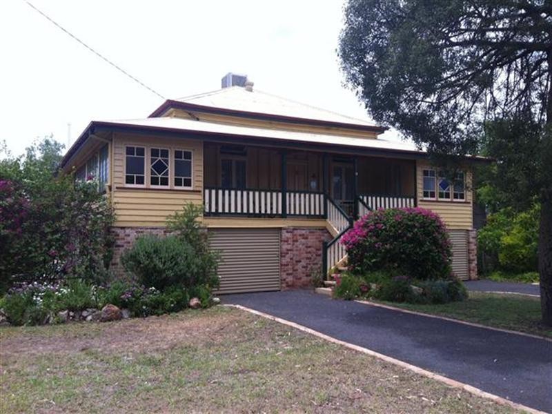 12 Mayne Street, Roma QLD 4455