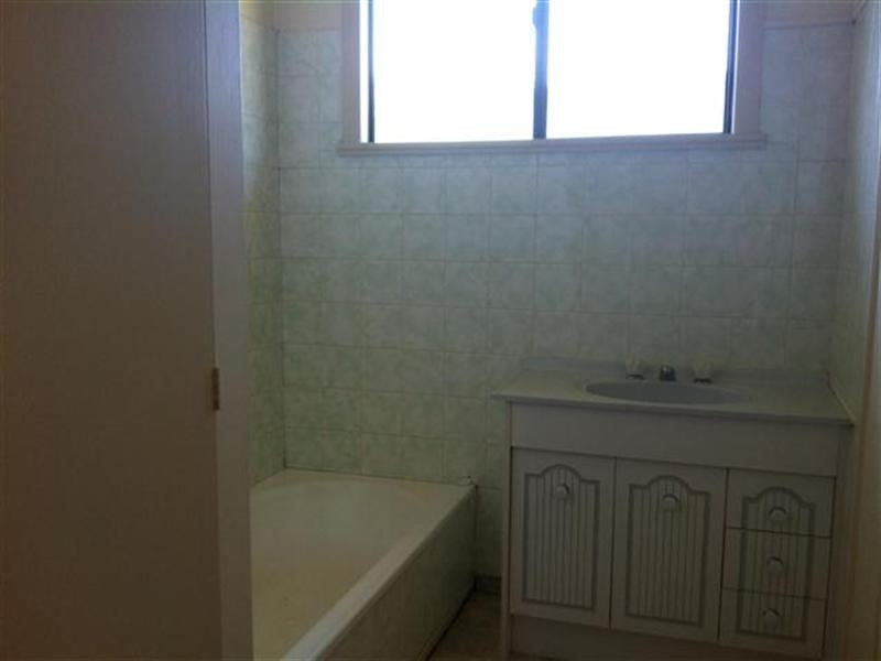 11 Eva Street, Roma QLD 4455