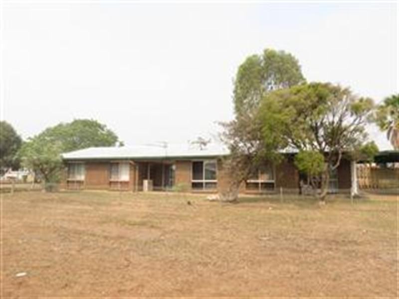 28 Elmer Street, Roma QLD 4455