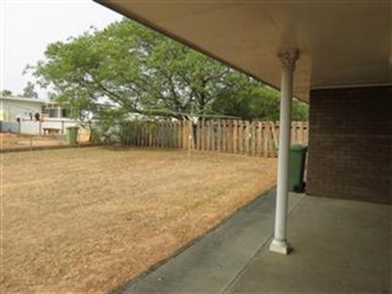 28 Elmer Street, Roma QLD 4455