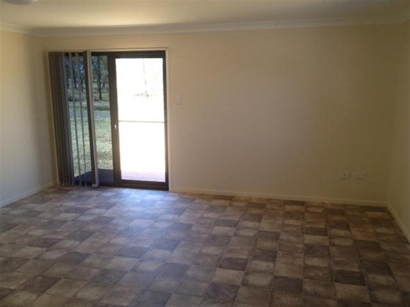18 Scott Street, Yuleba QLD 4427